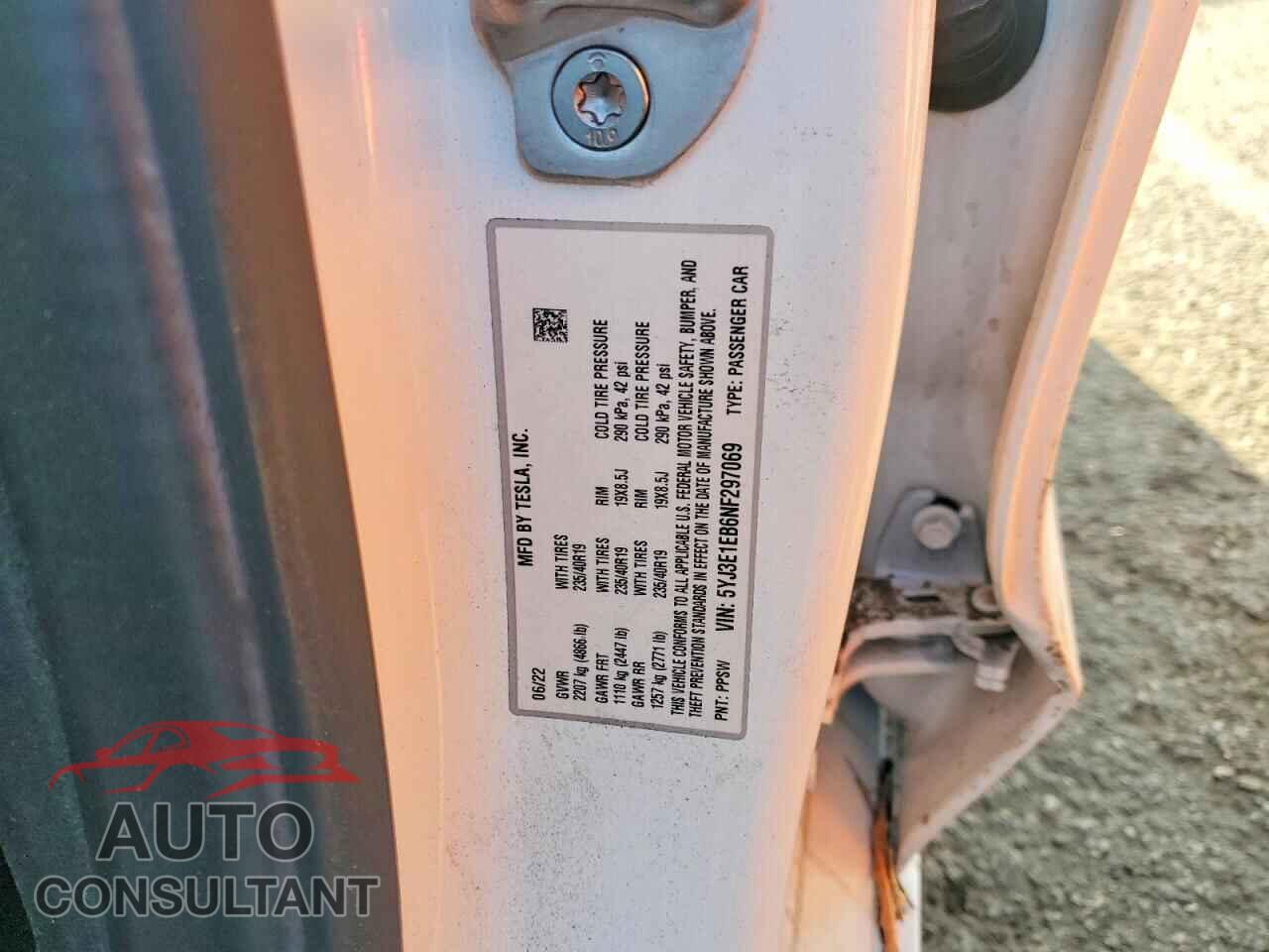 TESLA MODEL 3 2022 - 5YJ3E1EB6NF297069