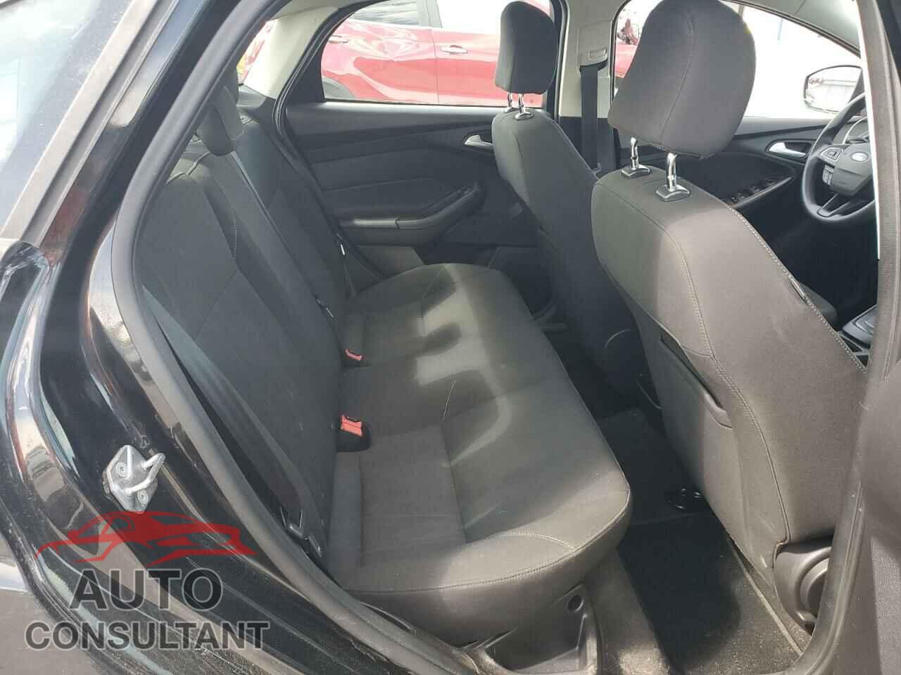 FORD FOCUS 2015 - 1FADP3F29FL208608