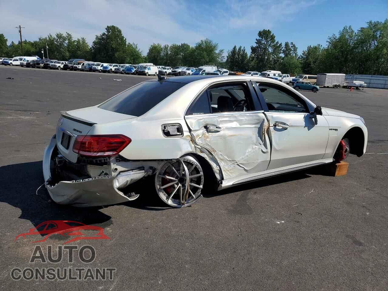 MERCEDES-BENZ E-CLASS 2015 - WDDHF7GB8FB091703