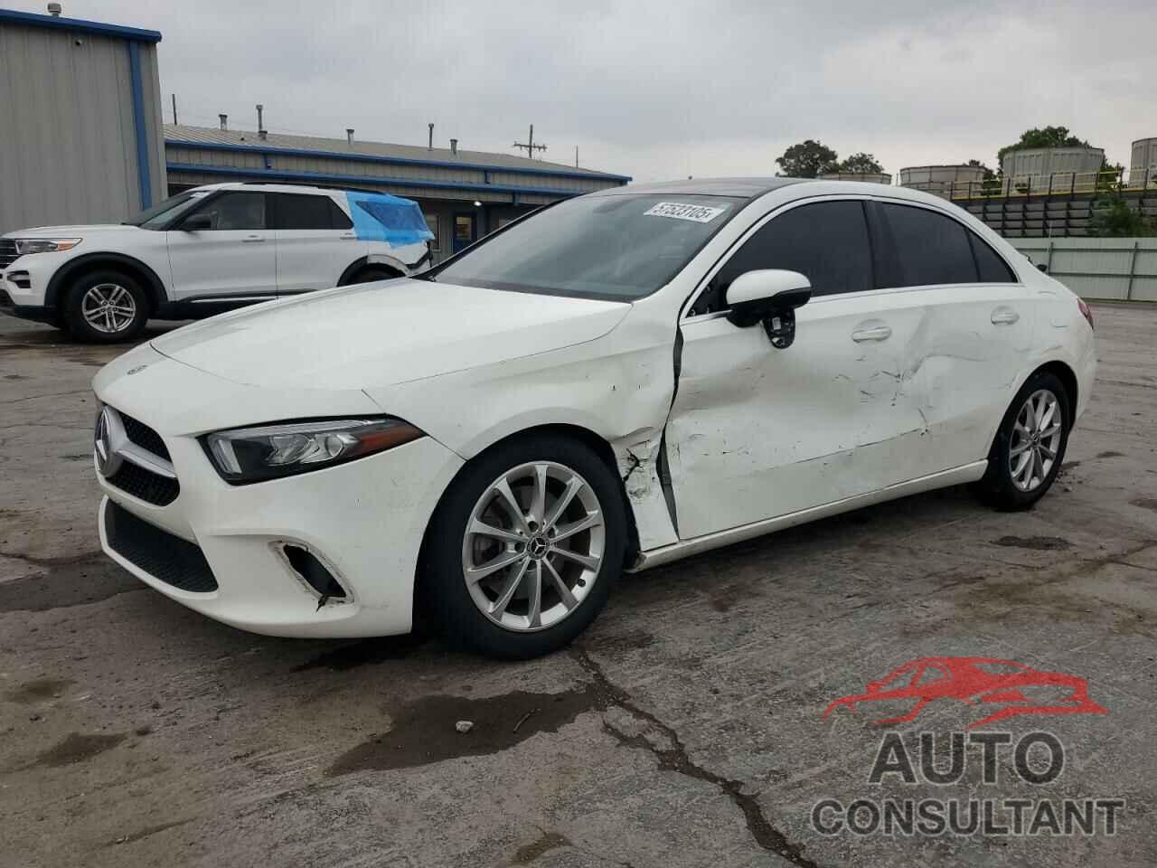 MERCEDES-BENZ A-CLASS 2019 - WDD3G4EB0KW024363