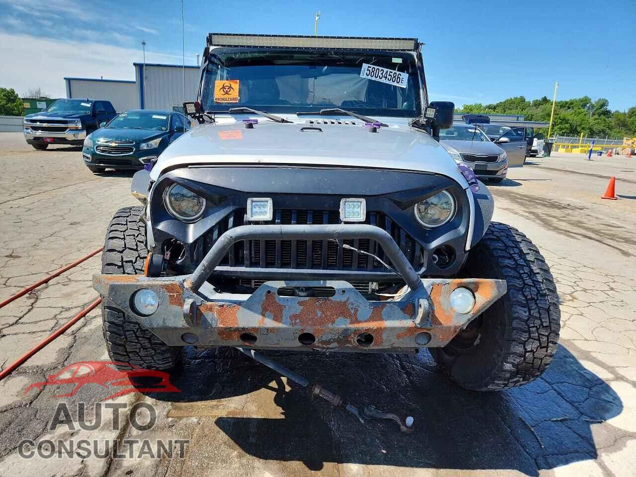 JEEP WRANGLER 2011 - 1J4AA5D12BL524084