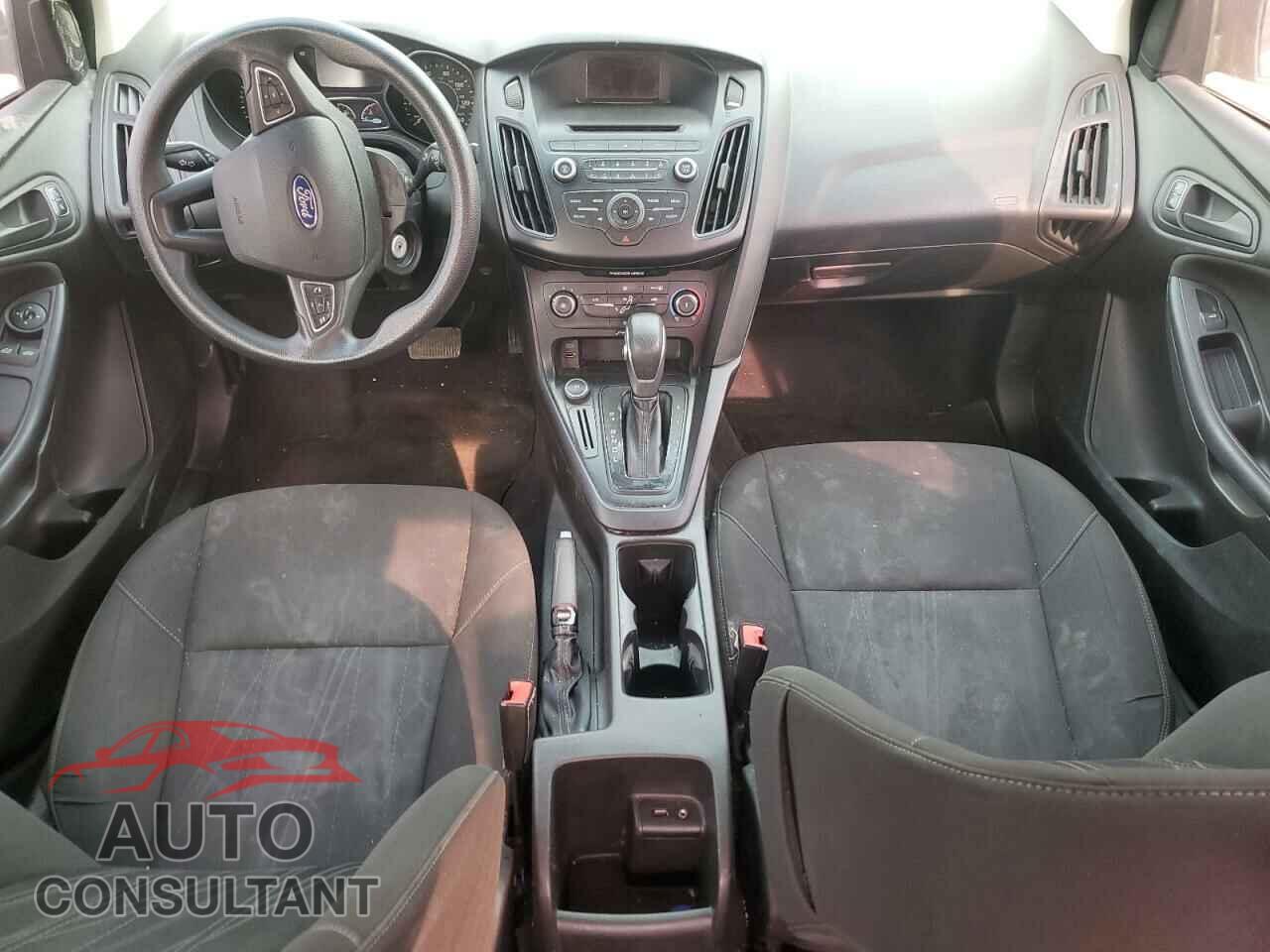 FORD FOCUS 2015 - 1FADP3E25FL364744