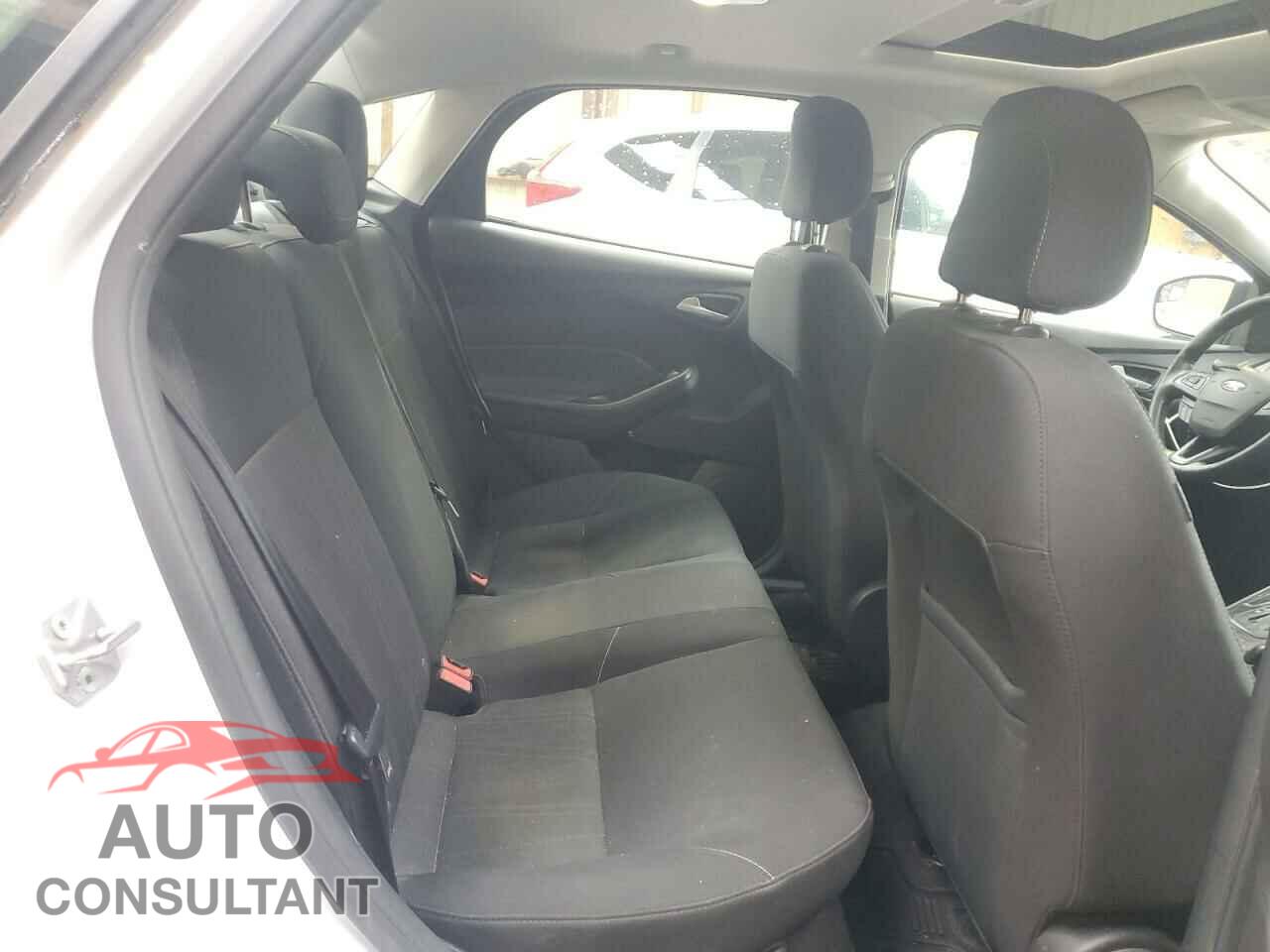 FORD FOCUS 2018 - 1FADP3H20JL248260