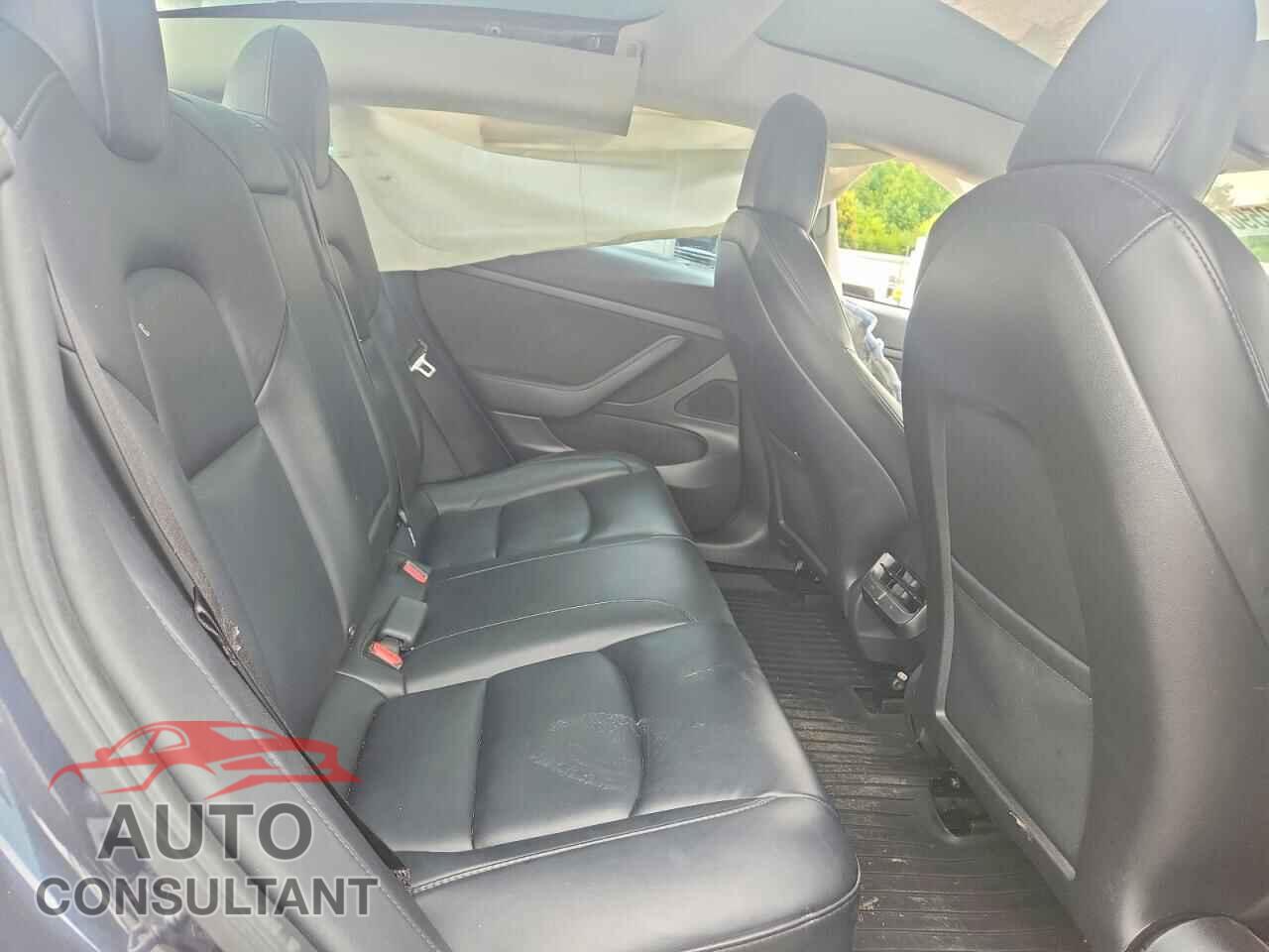 TESLA MODEL 3 2021 - 5YJ3E1EA0MF906131