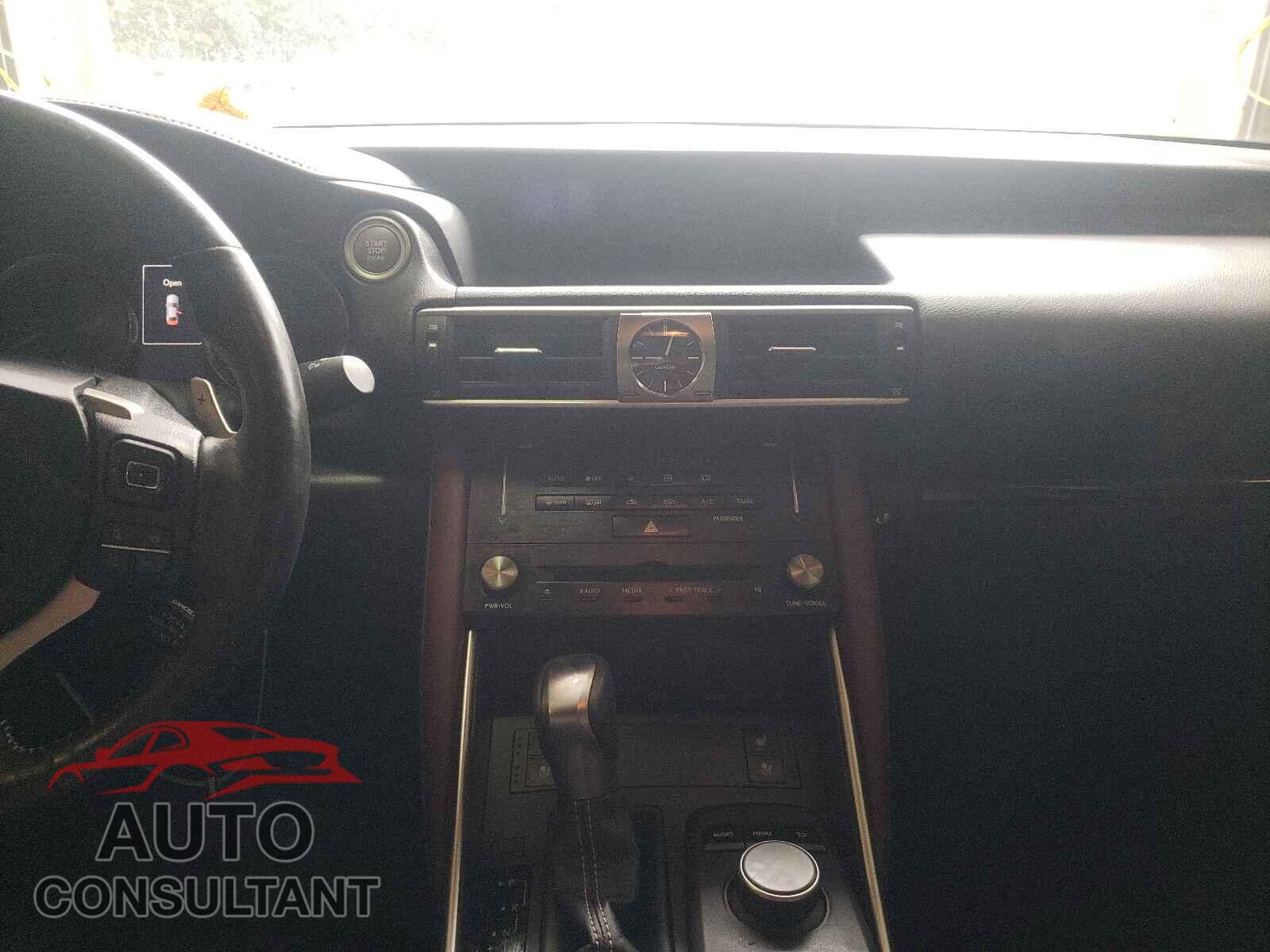 LEXUS IS 2017 - JTHBA1D26H5048011