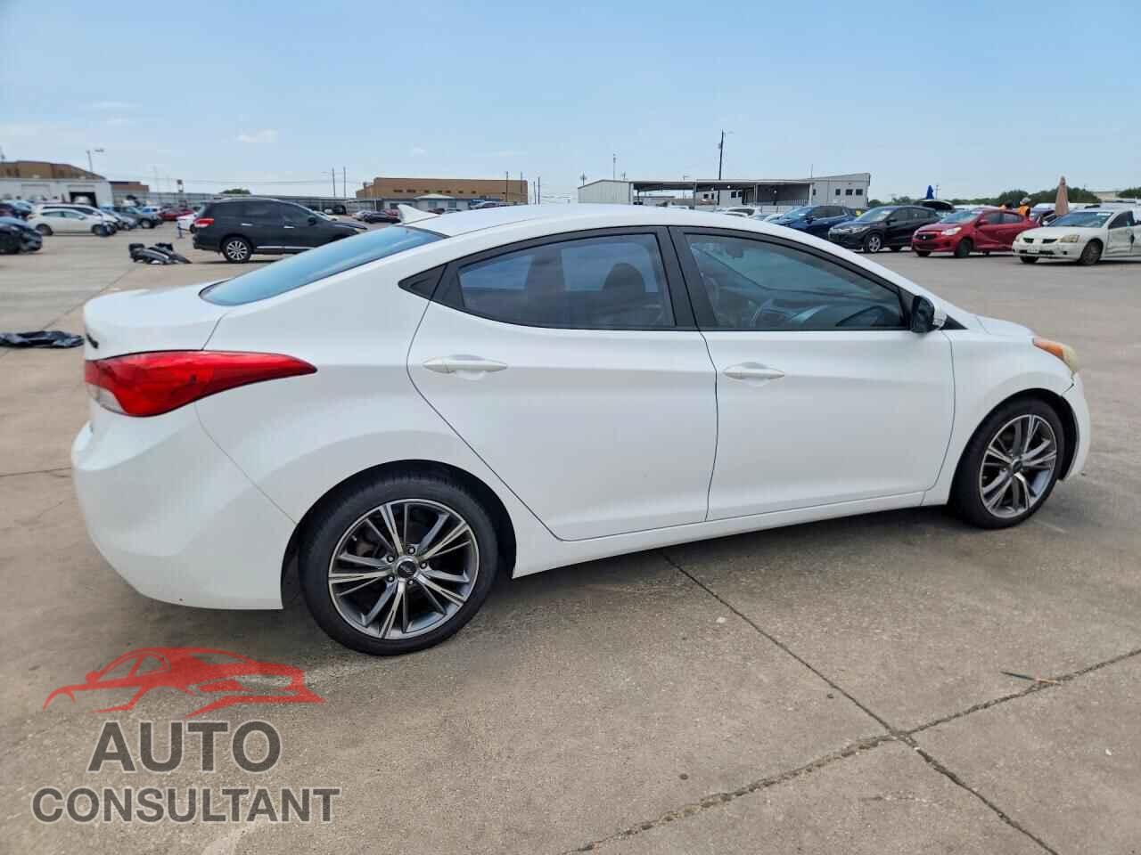 HYUNDAI ELANTRA 2013 - 5NPDH4AE2DH264468