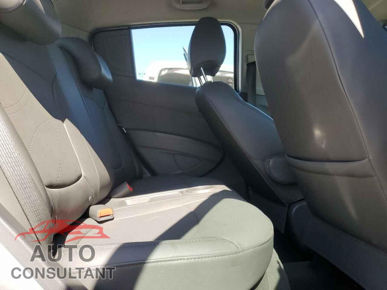 CHEVROLET SPARK 2015 - KL8CL6S01FC738930