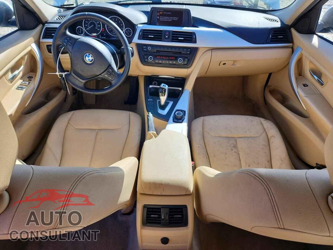 BMW 3 SERIES 2012 - WBA3C1C5XCF433468