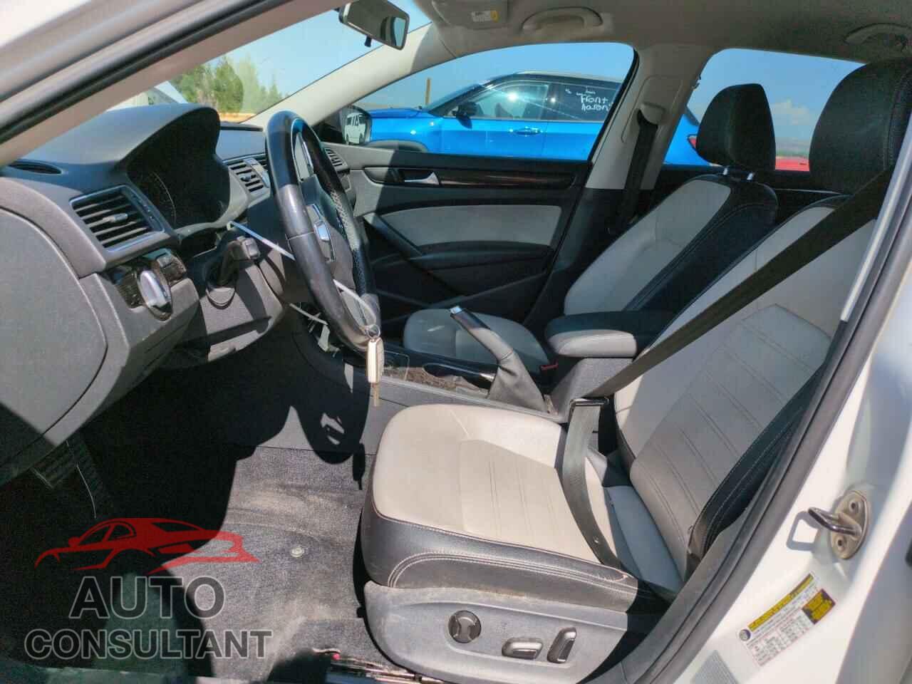VOLKSWAGEN PASSAT 2015 - 1VWBS7A30FC004140