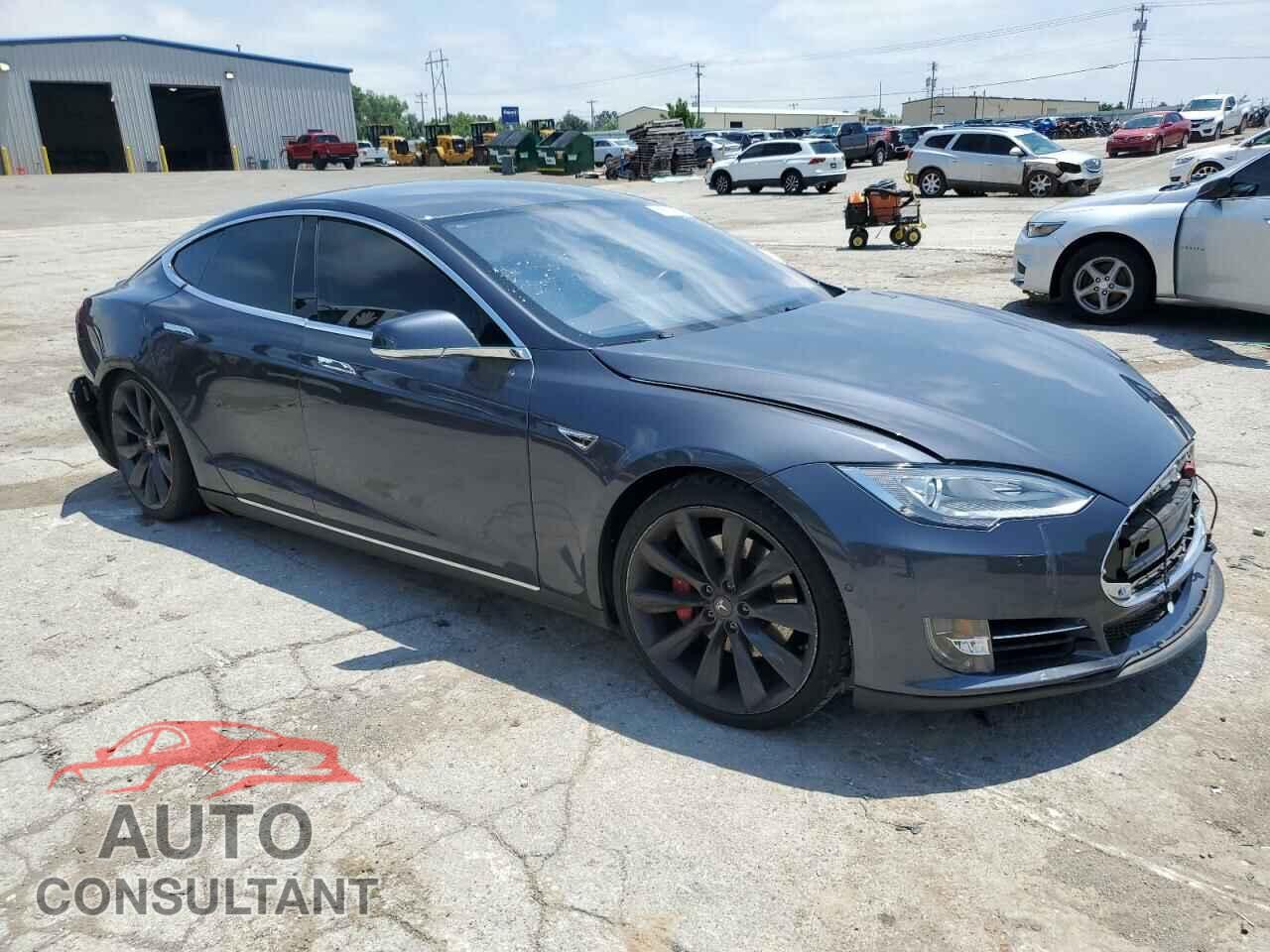 TESLA MODEL S 2015 - 5YJSA1H47FF084461