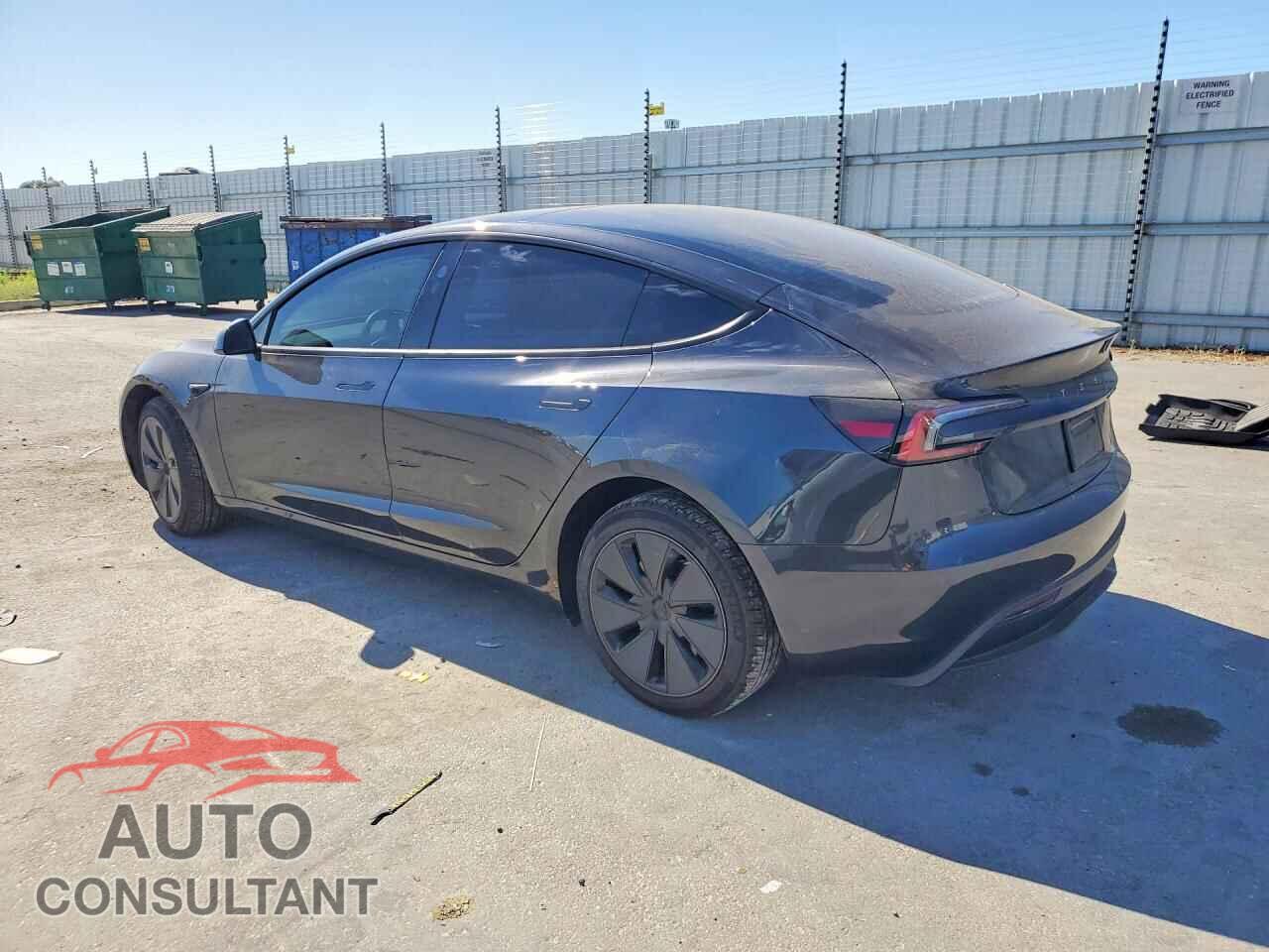 TESLA MODEL 3 2025 - 5YJ3E1EA1SF052618