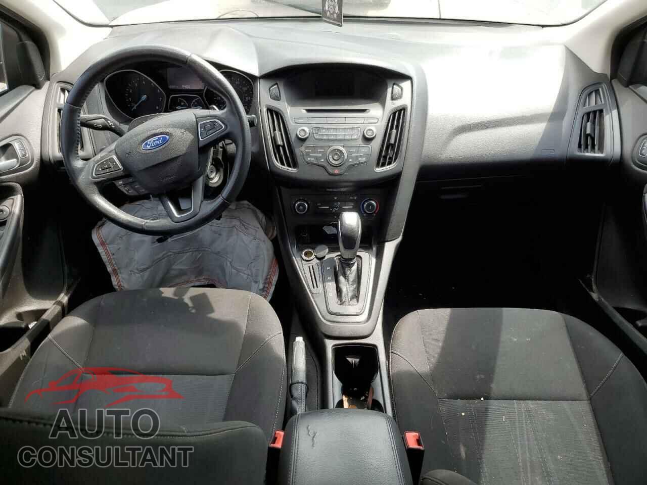 FORD FOCUS 2015 - 1FADP3F24FL357329
