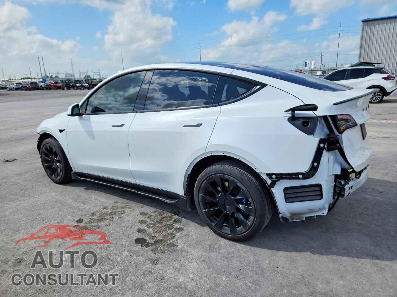 TESLA MODEL Y 2023 - 7SAYGDEE5PF793529