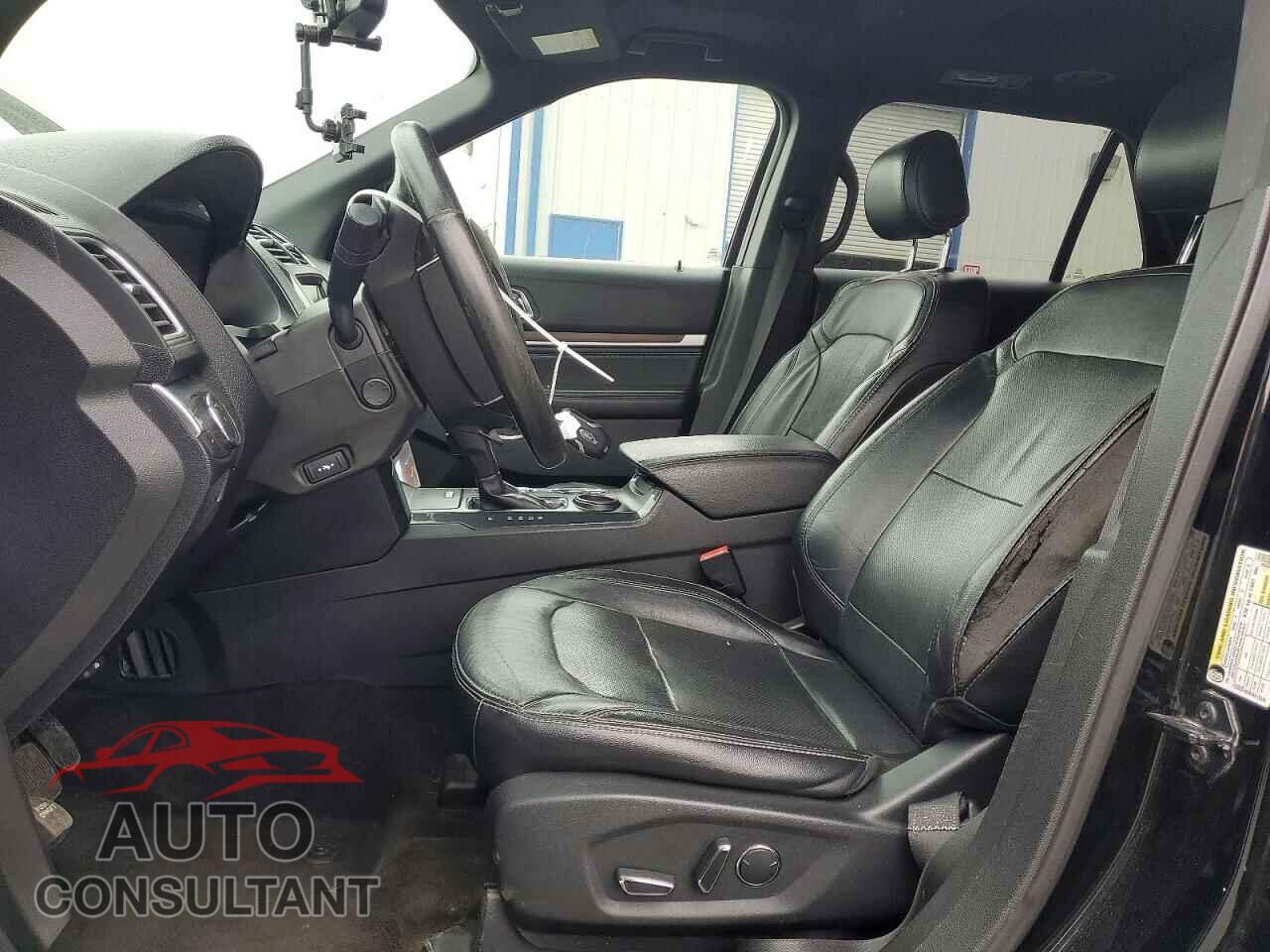 FORD EXPLORER 2017 - 1FM5K7F82HGC23693