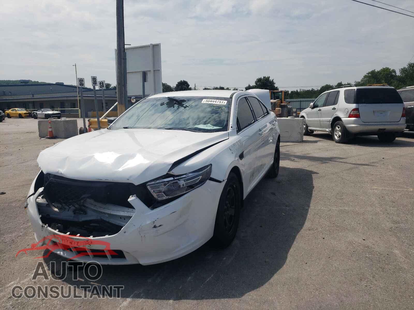 FORD TAURUS 2018 - 1FAHP2L83JG142496