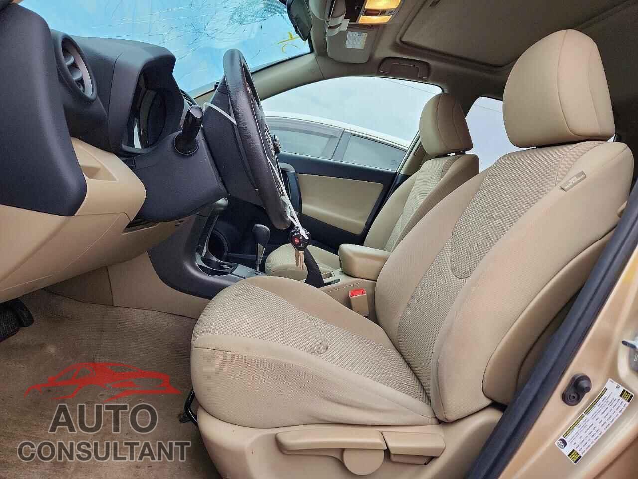 TOYOTA RAV4 2011 - 2T3ZF4DV2BW072075