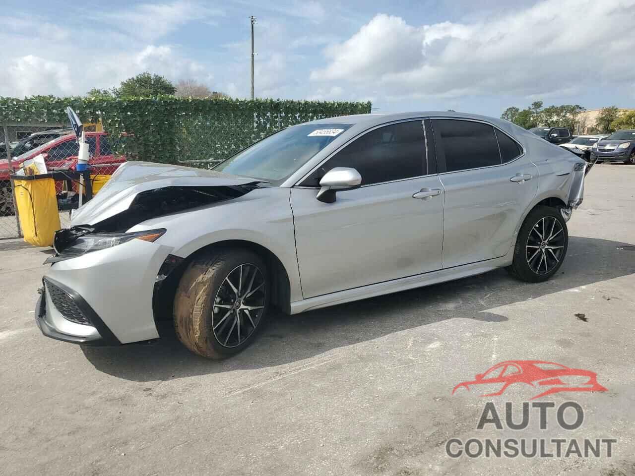TOYOTA CAMRY 2021 - 4T1G11AK0MU570544