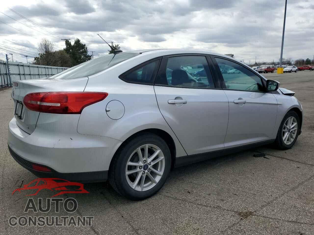 FORD FOCUS 2018 - 1FADP3F28JL328845