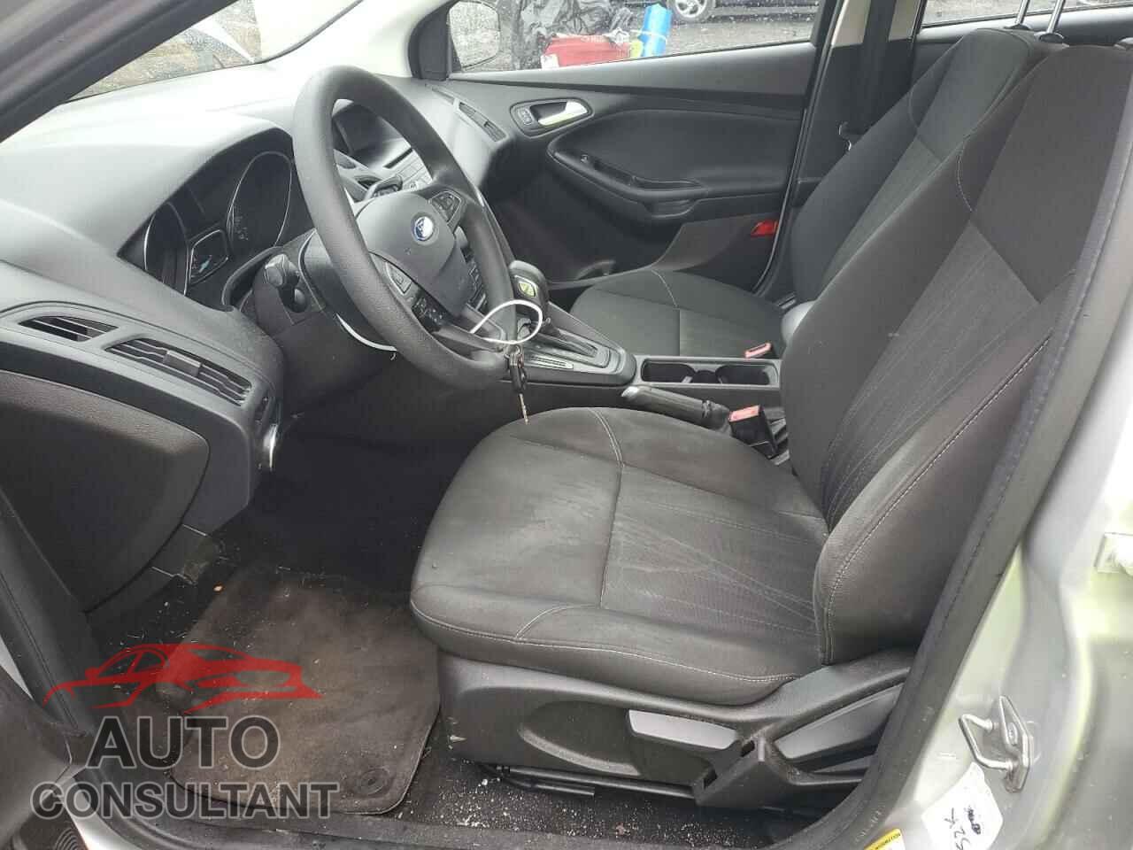 FORD FOCUS 2017 - 1FADP3K2XHL247944