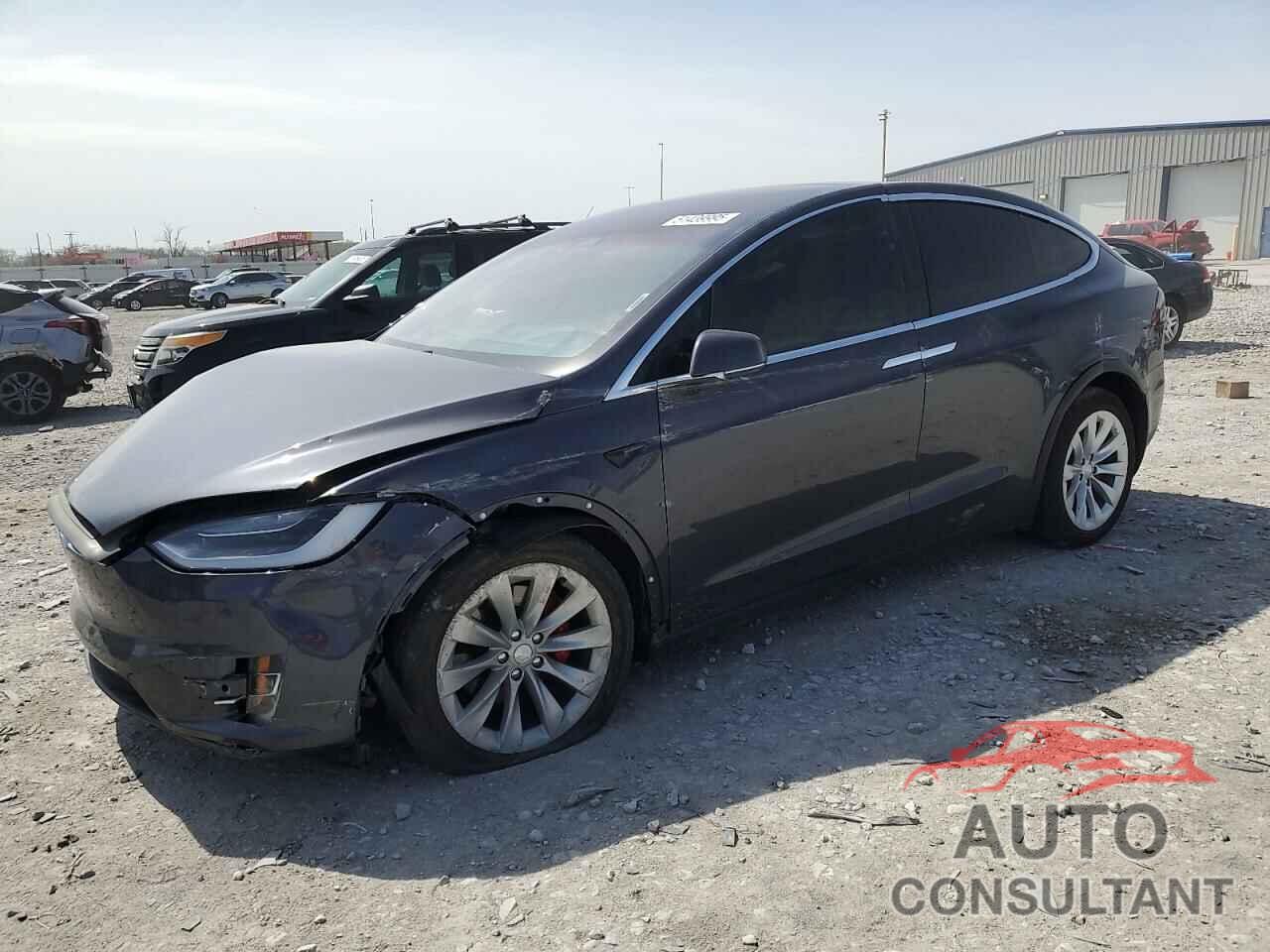 TESLA MODEL X 2018 - 5YJXCBE42JF081101