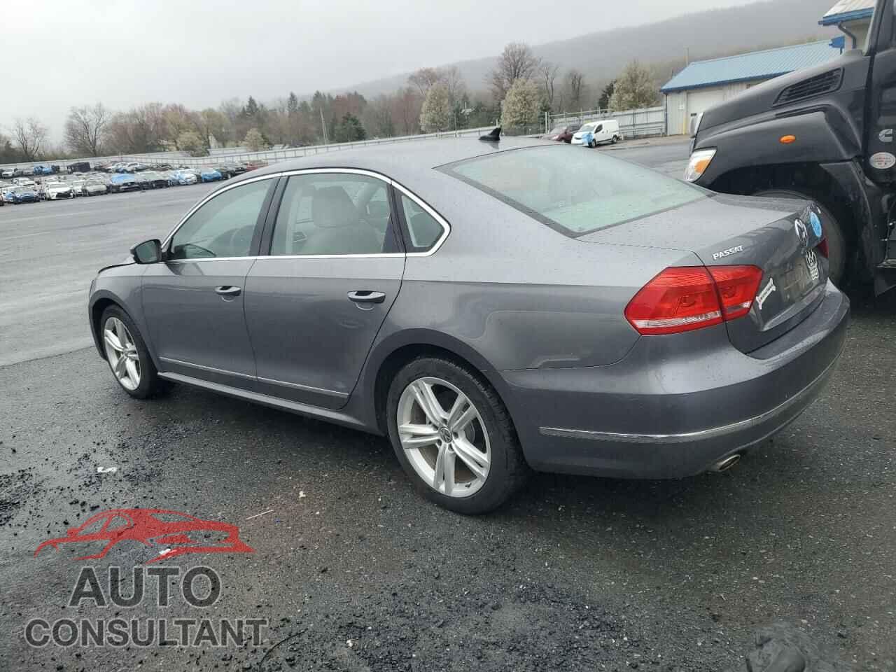 VOLKSWAGEN PASSAT 2015 - 1VWCV7A38FC063643