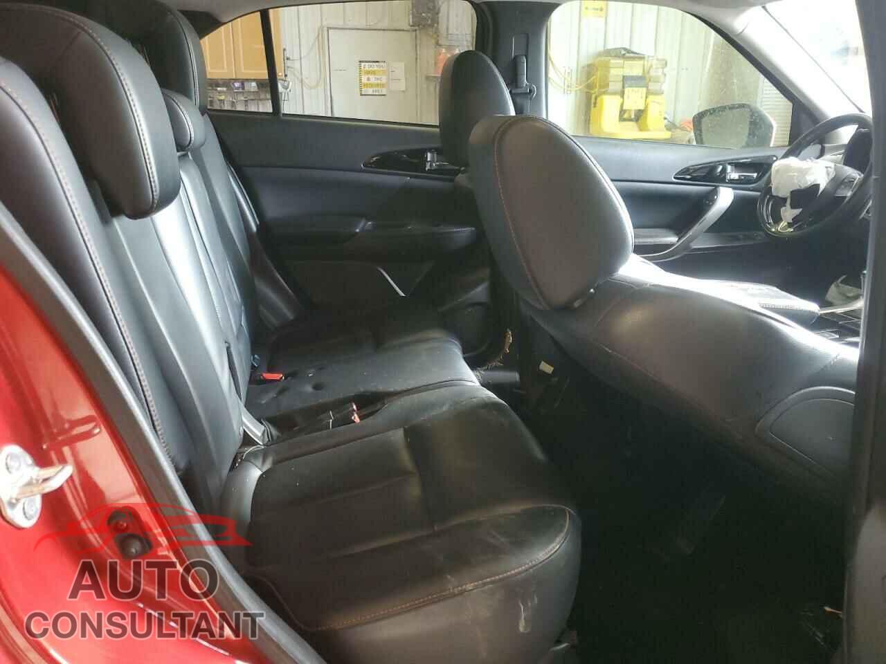 MITSUBISHI ECLIPSE 2018 - JA4AT5AA4JZ048351