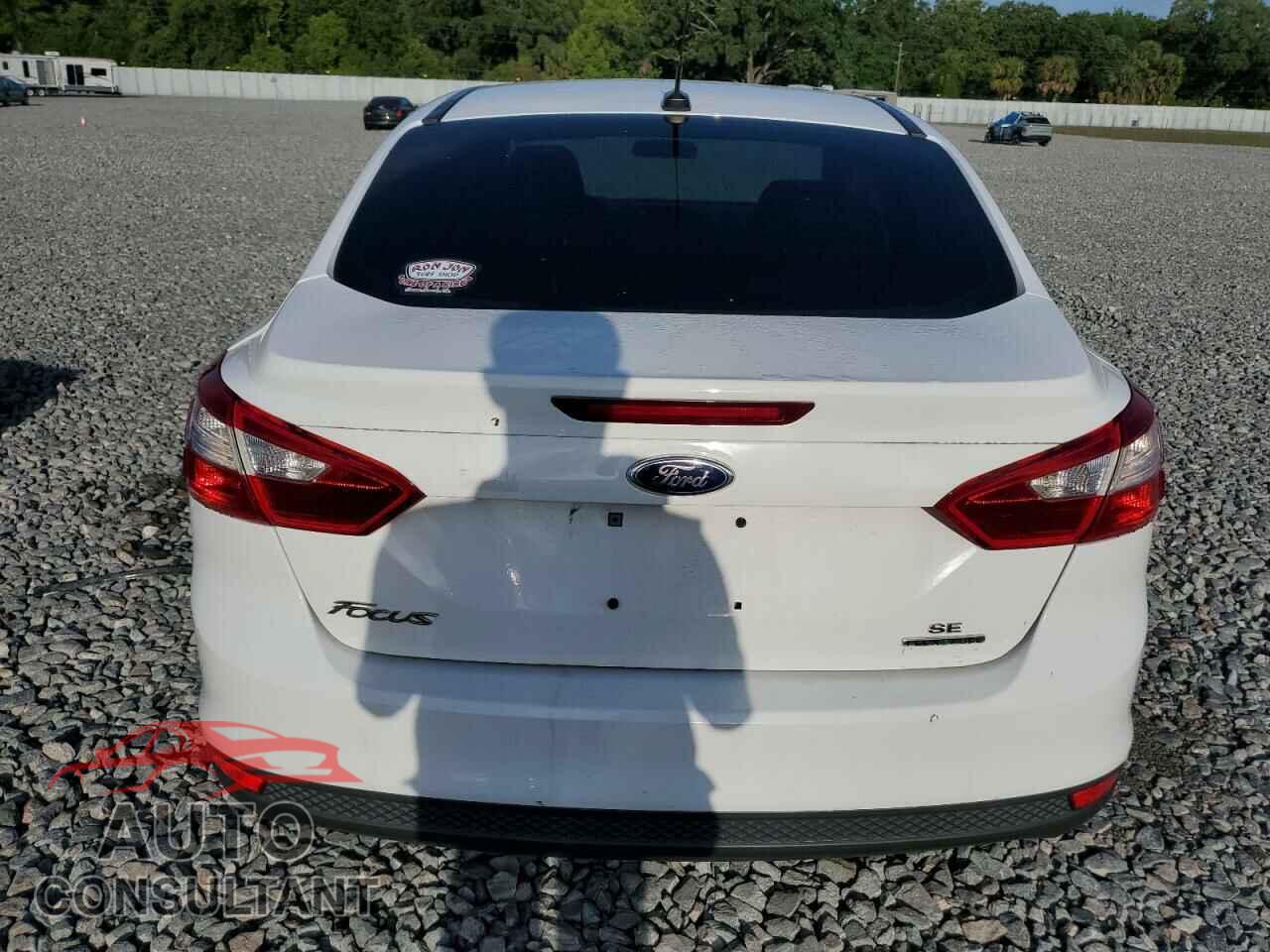 FORD FOCUS 2014 - 1FADP3F27EL412368