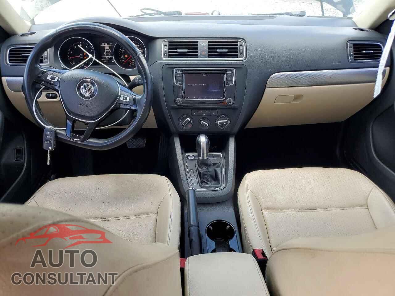 VOLKSWAGEN JETTA 2017 - 3VWDB7AJ9HM240214