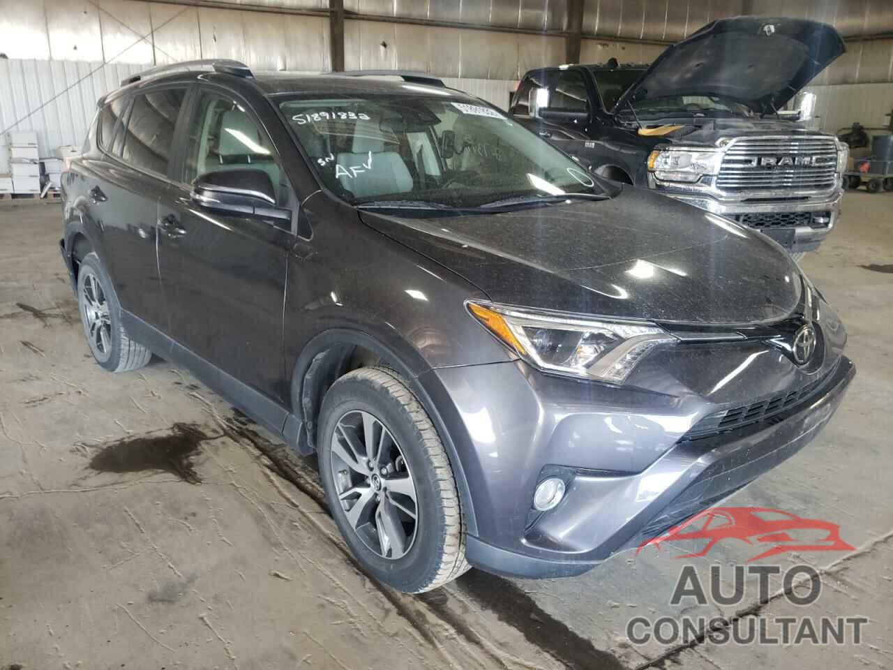 TOYOTA RAV4 2017 - JTMRFREV8HJ128930