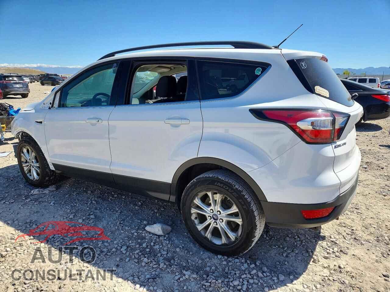 FORD ESCAPE 2017 - 1FMCU9GD3HUE38526