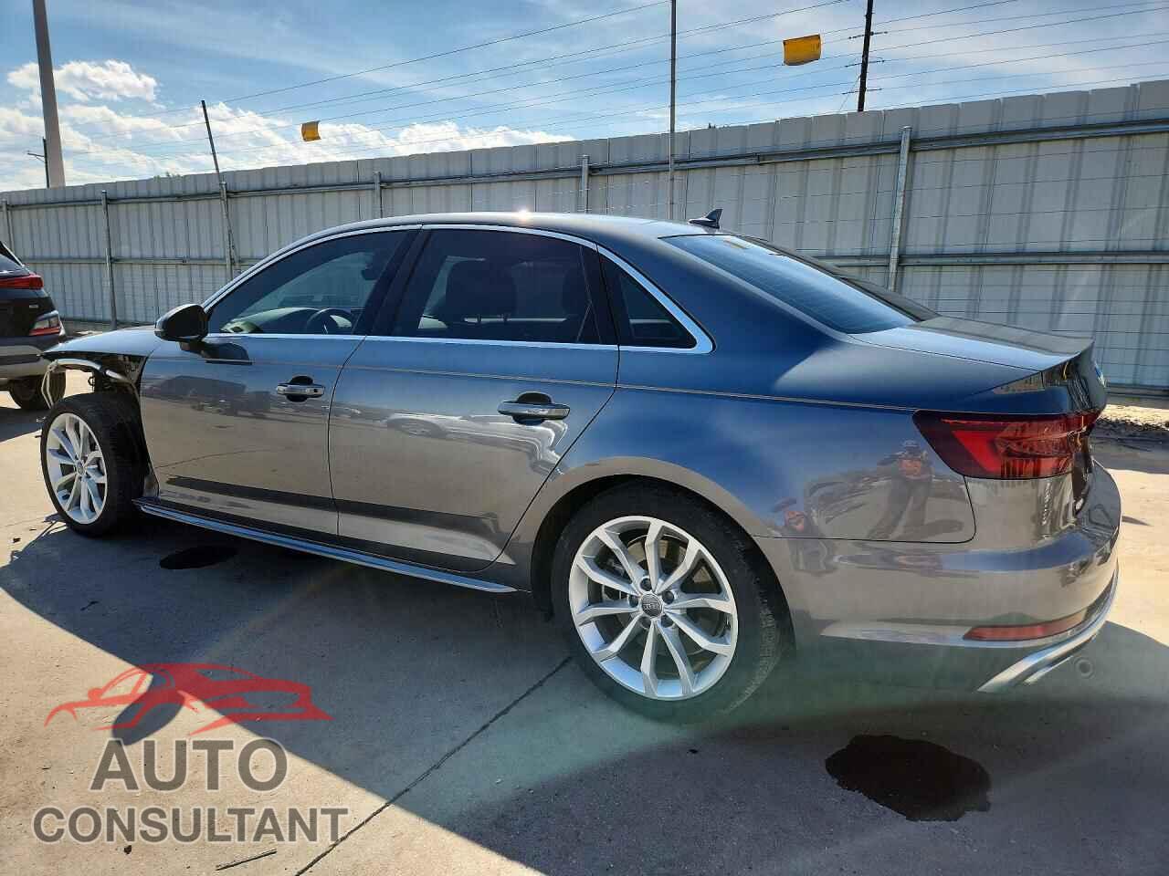 AUDI A4 2019 - WAUDNAF4XKA044343