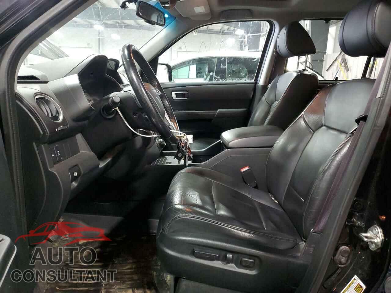 HONDA PILOT 2015 - 5FNYF4H95FB026552