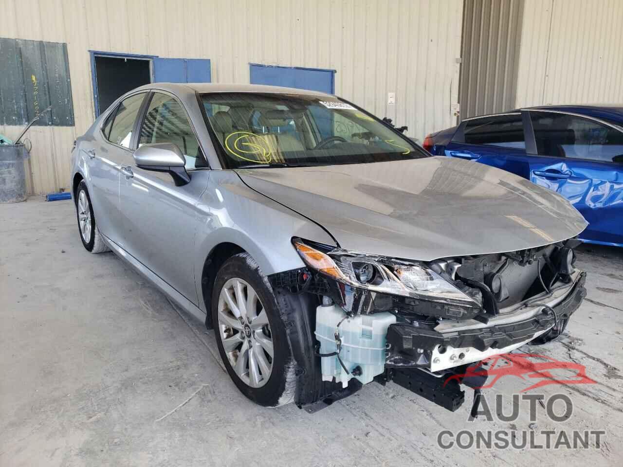 TOYOTA CAMRY 2018 - 4T1B11HK3JU518403
