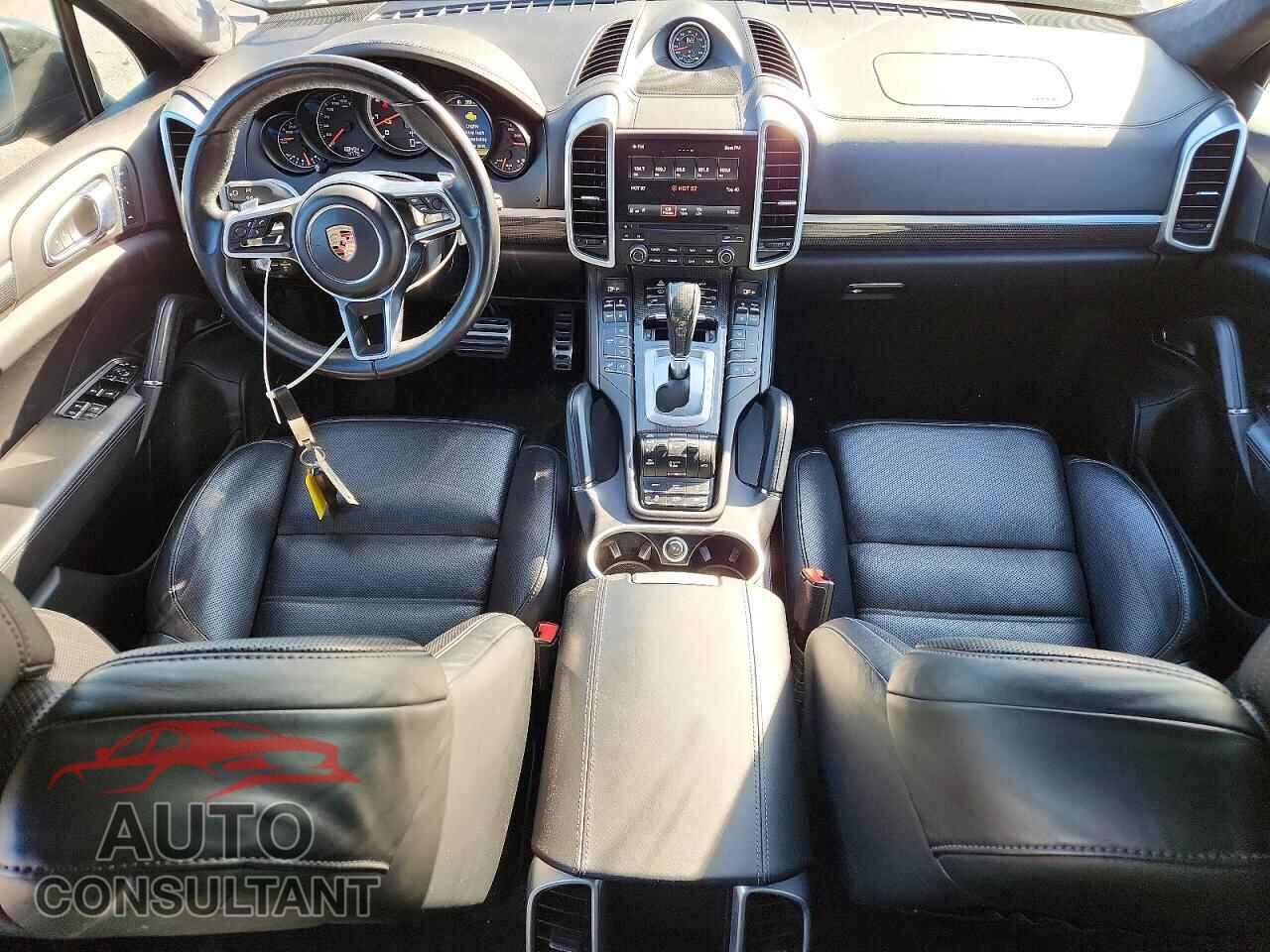 PORSCHE CAYENNE 2017 - WP1AC2A27HLA92823