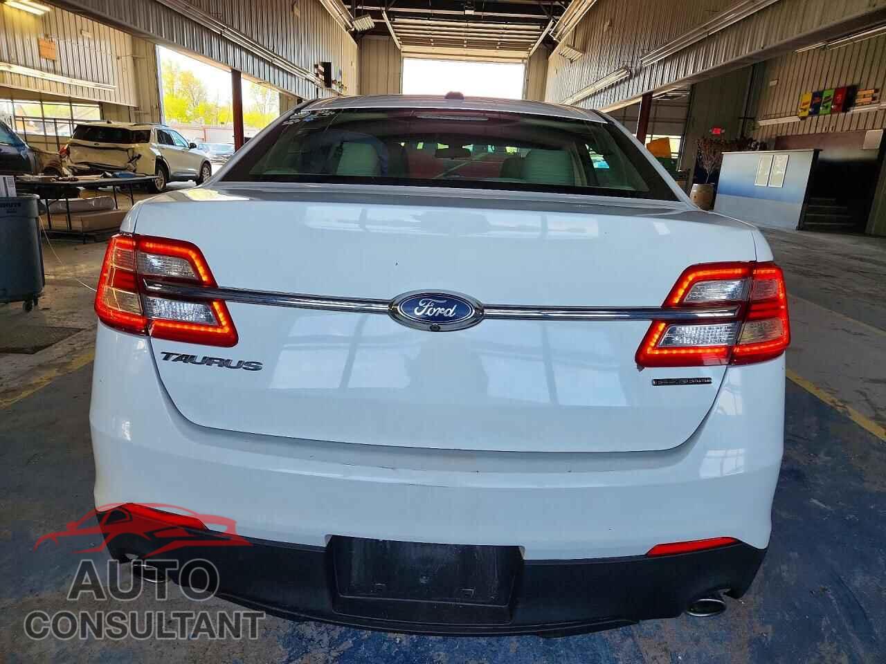 FORD TAURUS 2017 - 1FAHP2D80HG119752