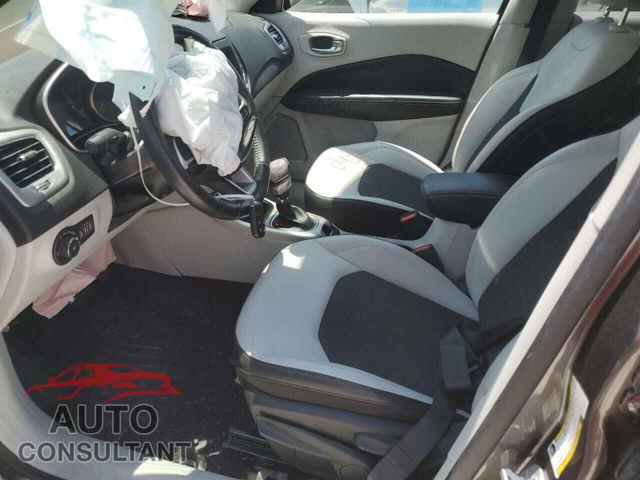 JEEP COMPASS 2019 - 3C4NJCBB8KT819914