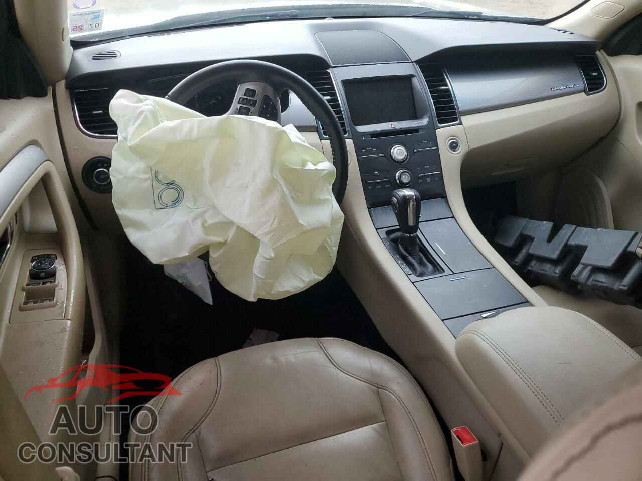 FORD TAURUS 2017 - 1FAHP2E80HG139921