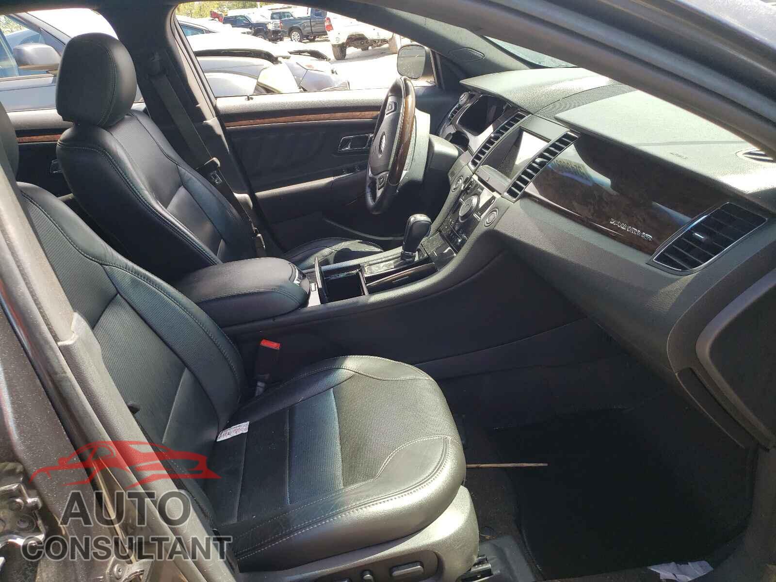 FORD TAURUS 2017 - 1FAHP2F80HG102107