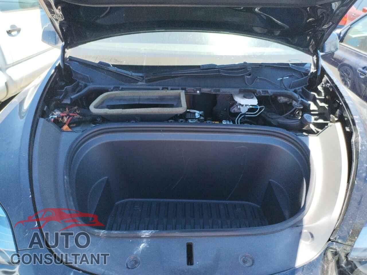 TESLA MODEL Y 2021 - 5YJYGDEE6MF161292