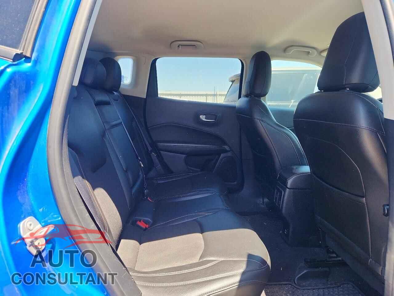 JEEP COMPASS 2018 - 3C4NJDBB0JT239965