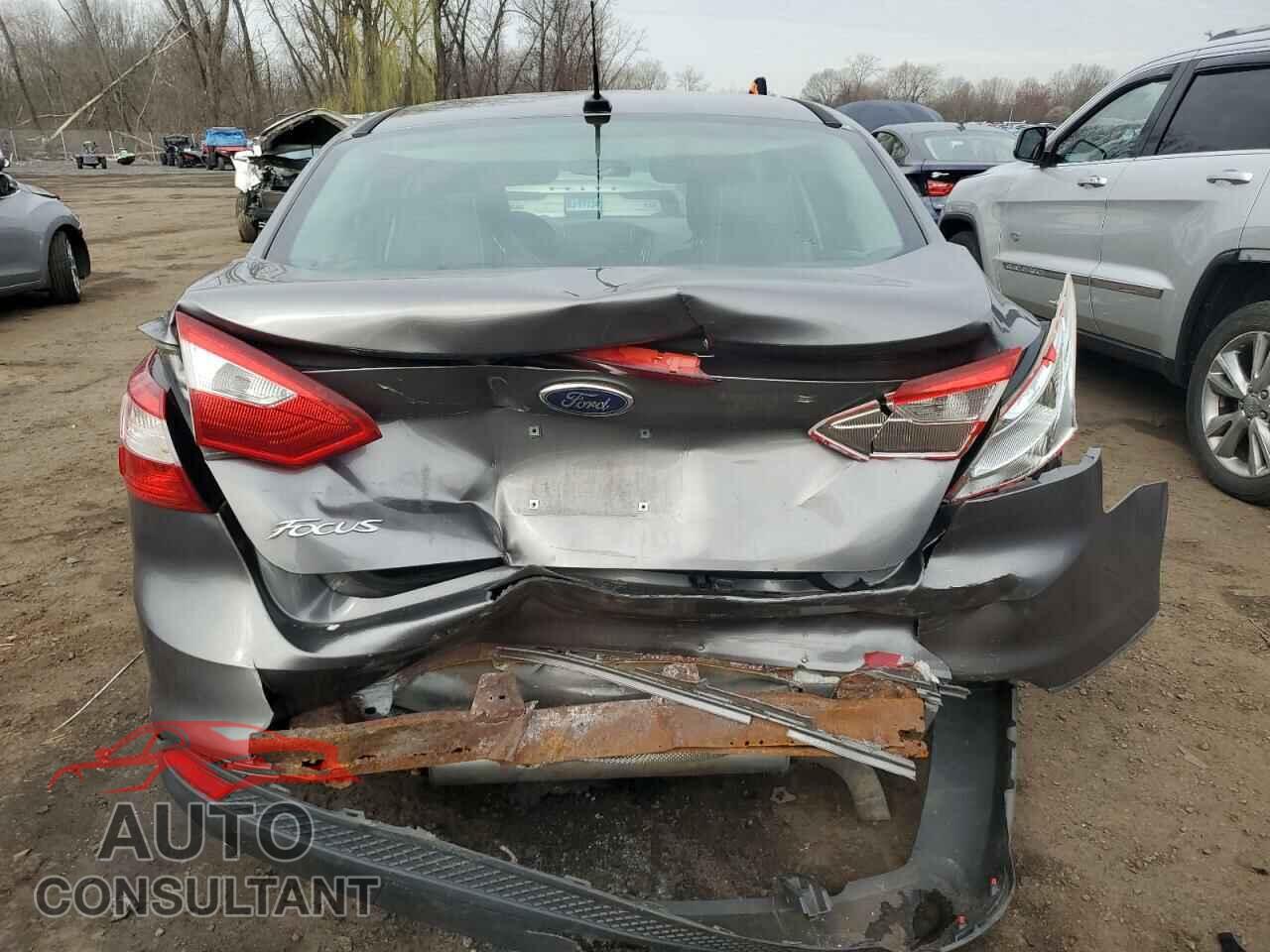 FORD FOCUS 2013 - 1FADP3E22DL330158