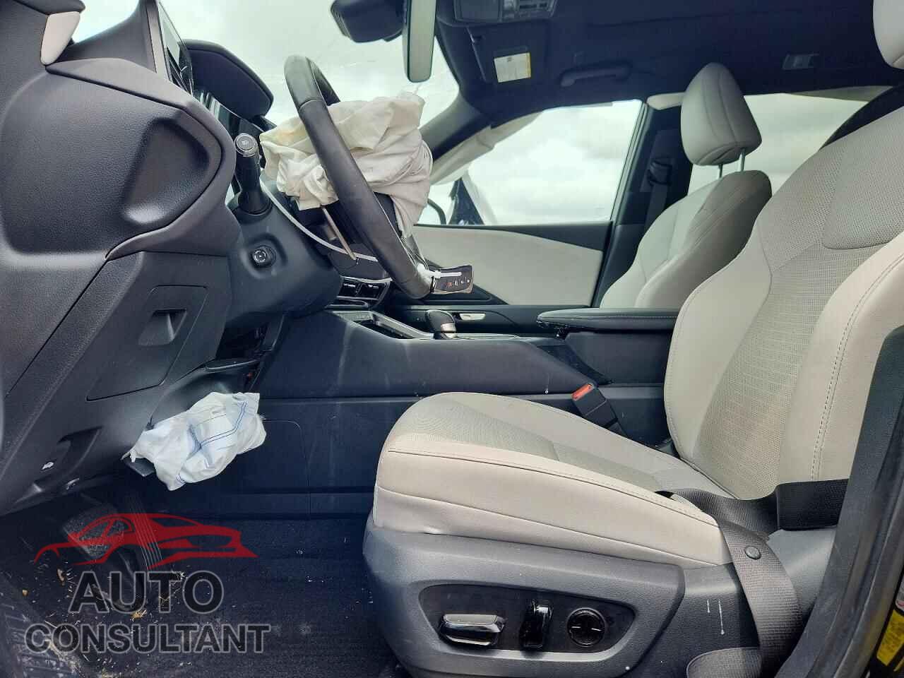 LEXUS UNKNOWN 2024 - 5TDAAAA60RS003615