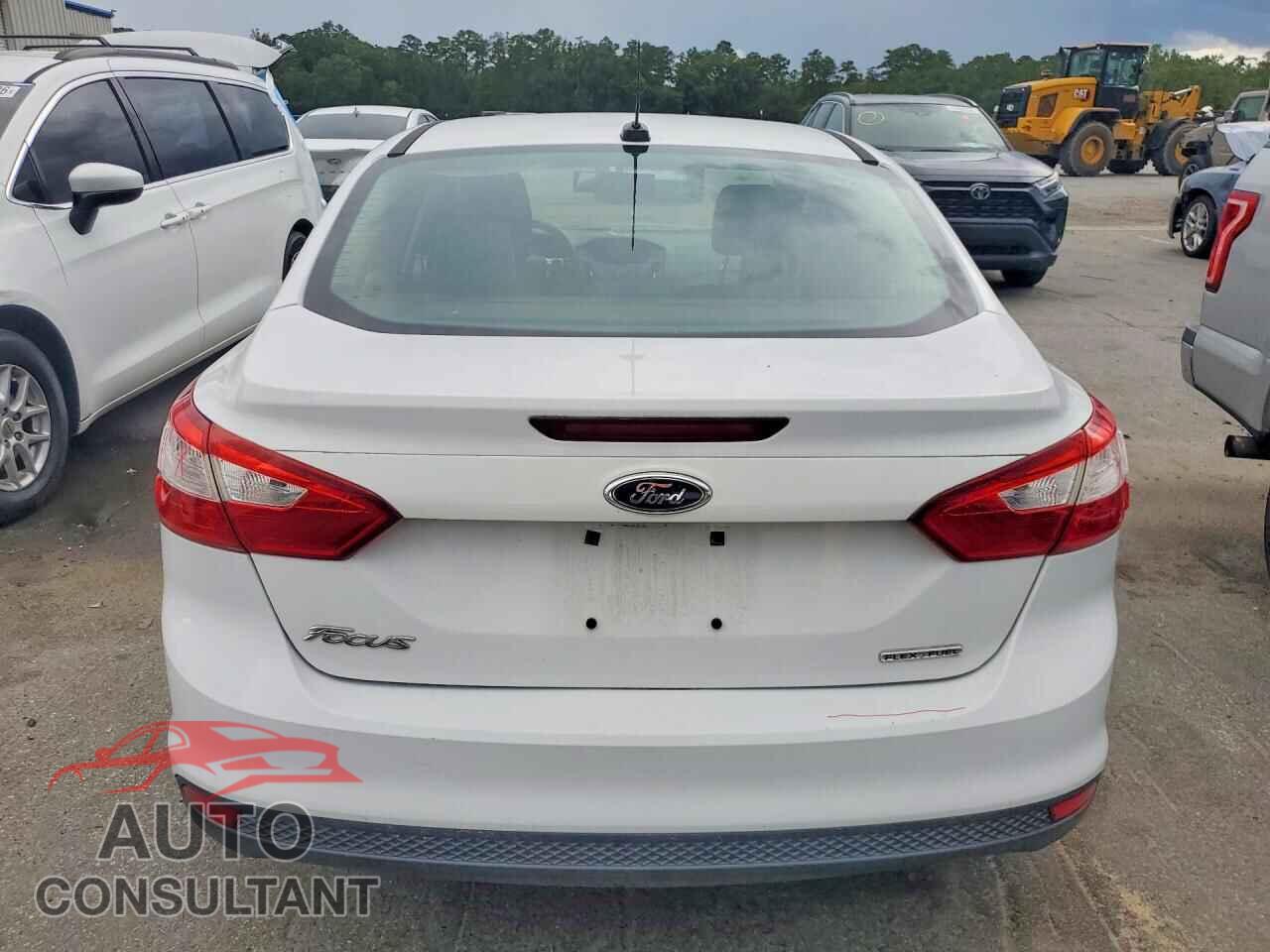 FORD FOCUS 2014 - 1FADP3E24EL401023
