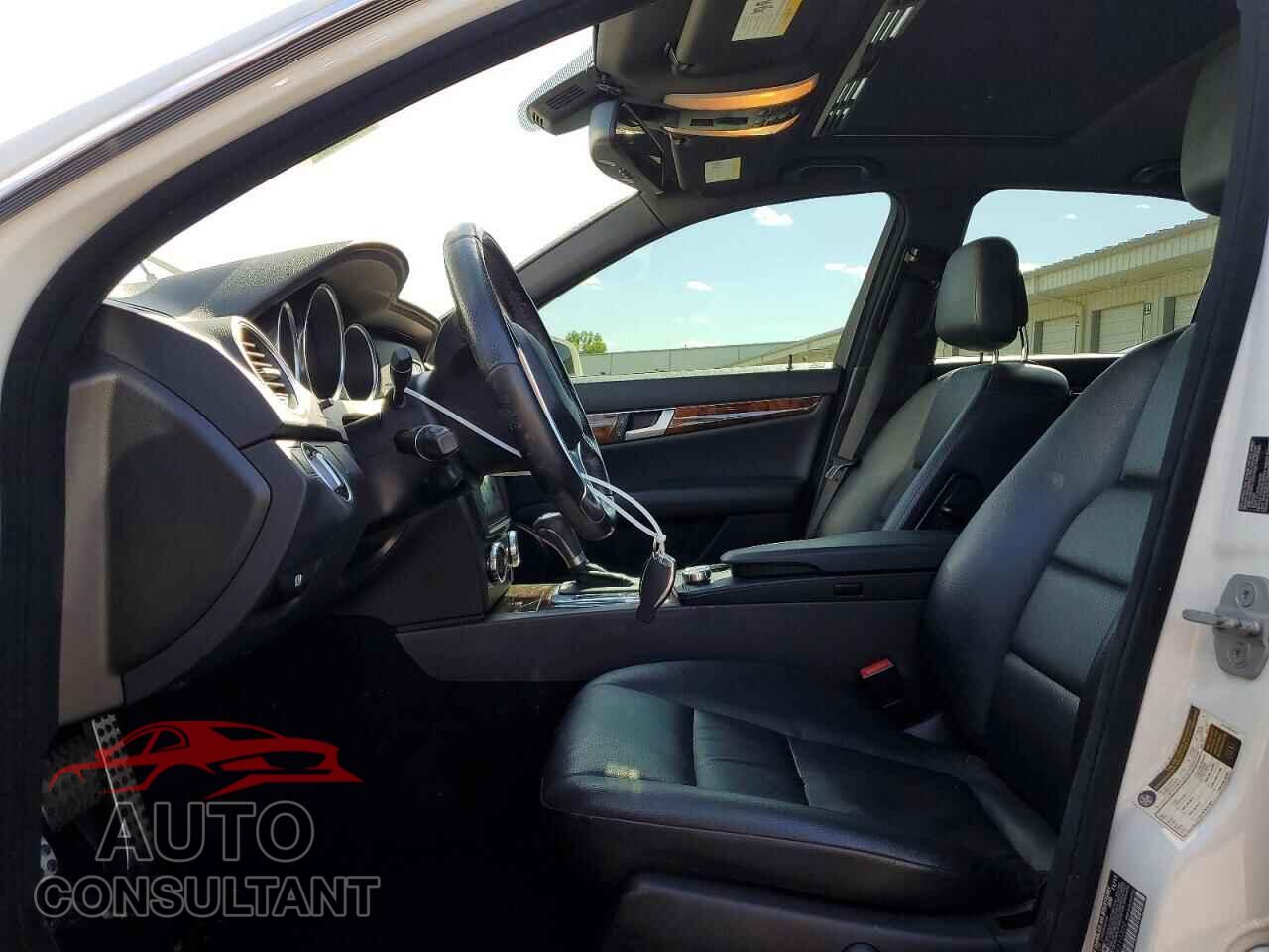 MERCEDES-BENZ C-CLASS 2012 - WDDGF8BB3CR210320