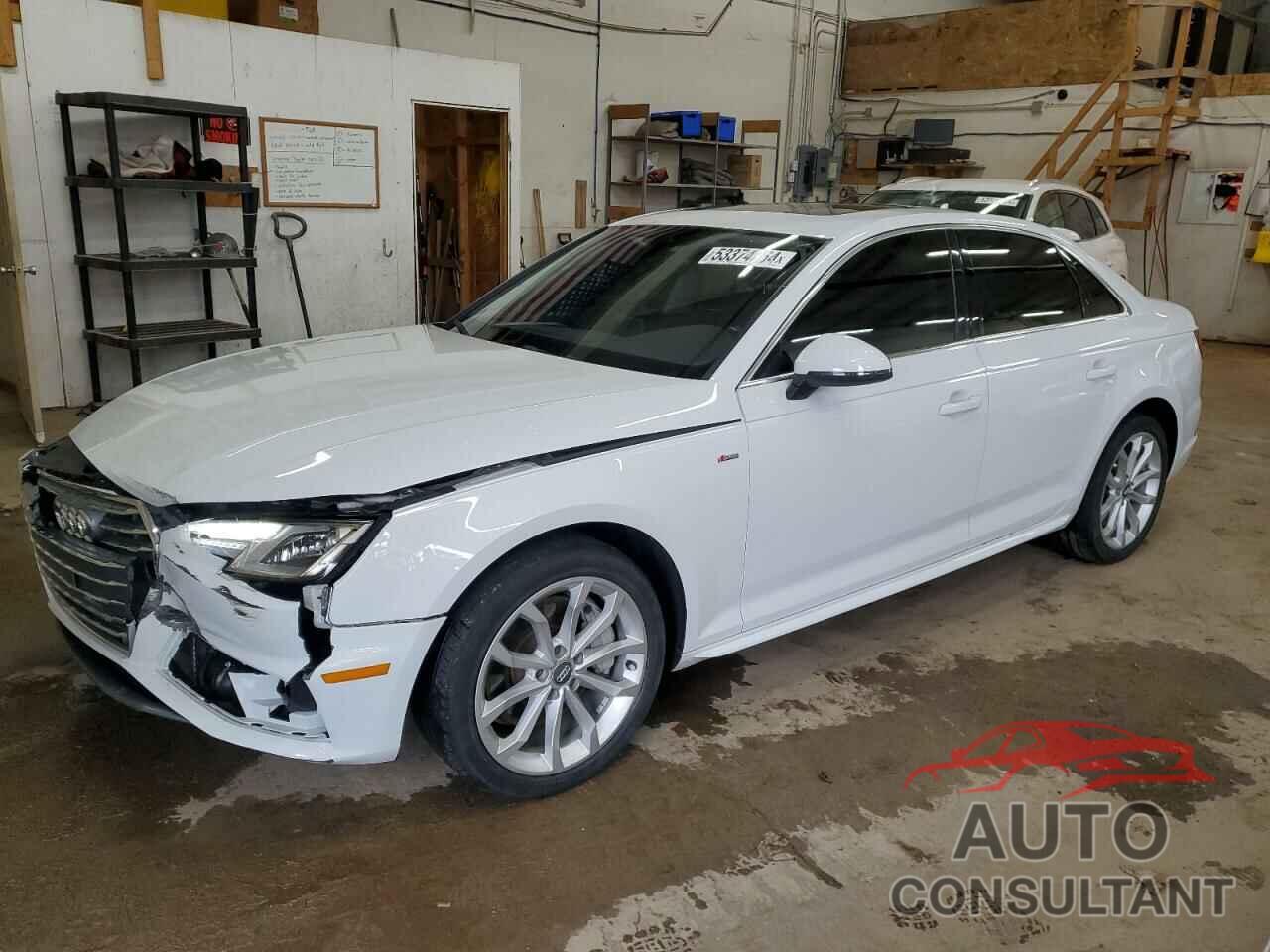 AUDI A4 2019 - WAUDNAF40KN000697