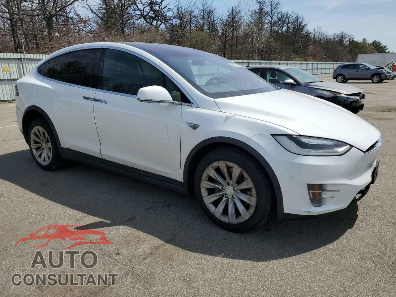 TESLA MODEL X 2016 - 5YJXCAE21GF005015