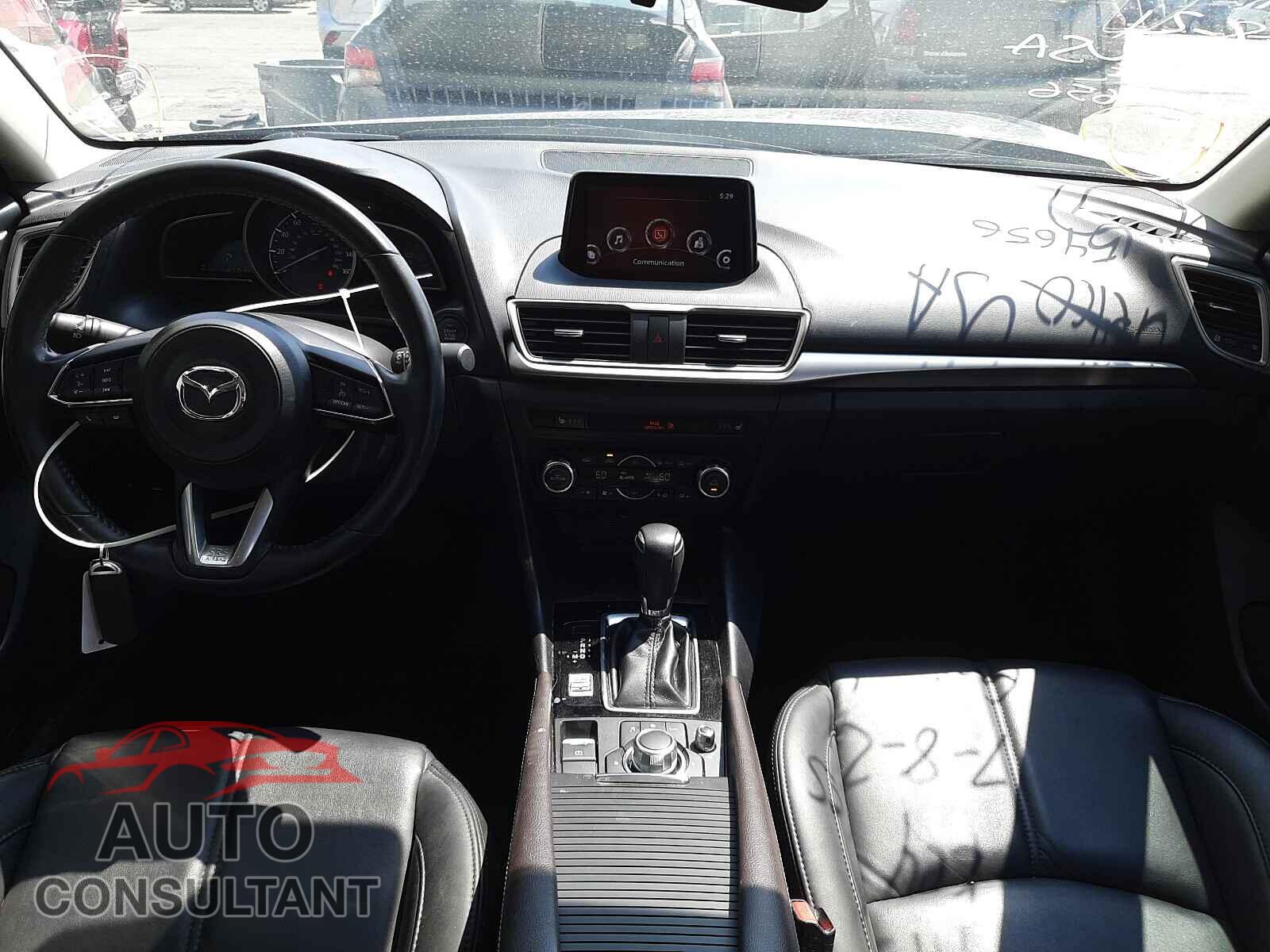 MAZDA 3 2018 - 3MZBN1V30JM261403