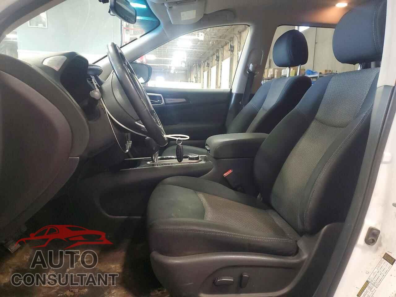 NISSAN PATHFINDER 2017 - 5N1DR2MMXHC608646