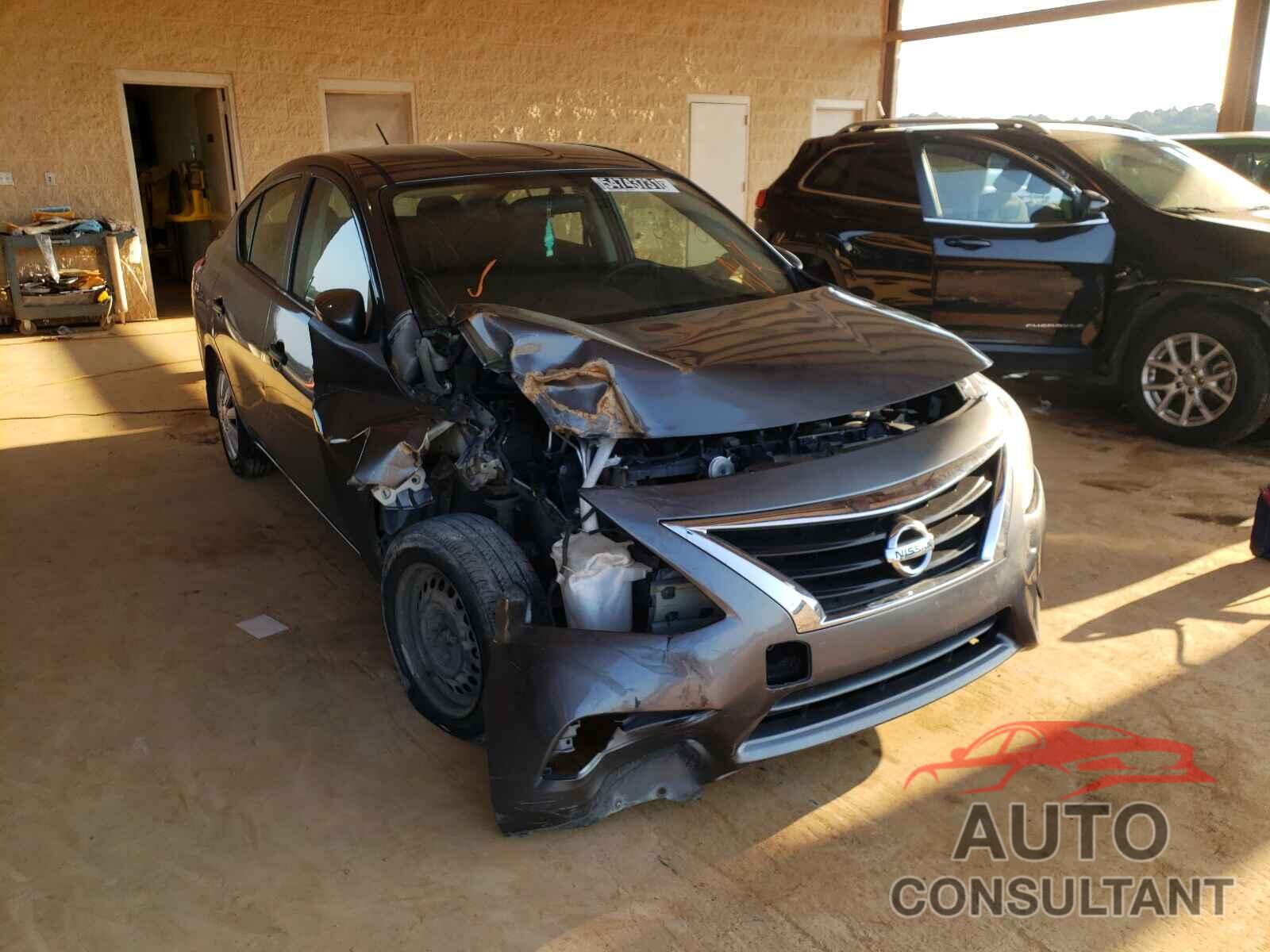 NISSAN VERSA 2017 - 3N1CN7AP5HL829618