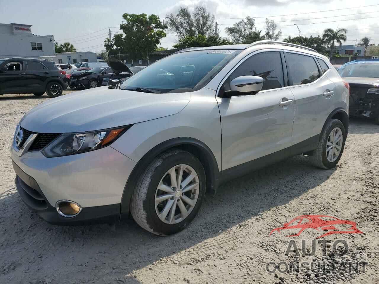 NISSAN ROGUE 2017 - JN1BJ1CR1HW133531